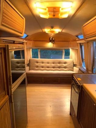 1976 Airstream Landyacht Sovereign 31’ Camper