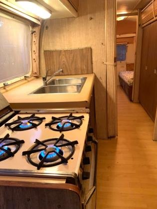 1976 Airstream Landyacht Sovereign 31’ Camper