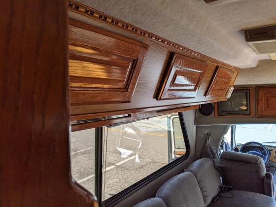 2001 Chinook Concourse Class B 21ft Motorhome