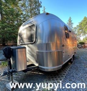 2005 Airstream Bambi 19' Camper Trailer