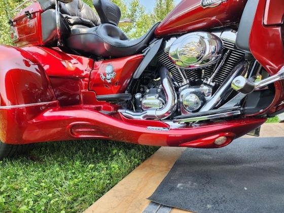 2009 Harley-Davidson Daytona Trike Ultra Classic FLHTCU with a 2021 Interstate Trailer