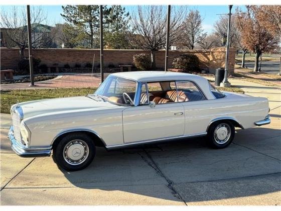 1964 Mercedes 200-Series 220SE Coupe 2 Door Hardtop