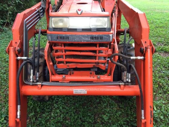 1994 Kubota L2350DT 4WD Tractor LB400 Bucket