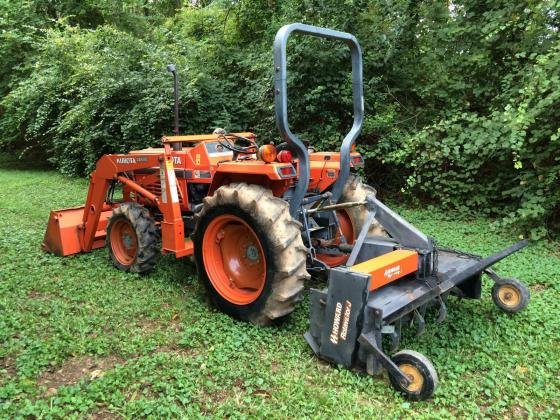 1994 Kubota L2350DT 4WD Tractor LB400 Bucket